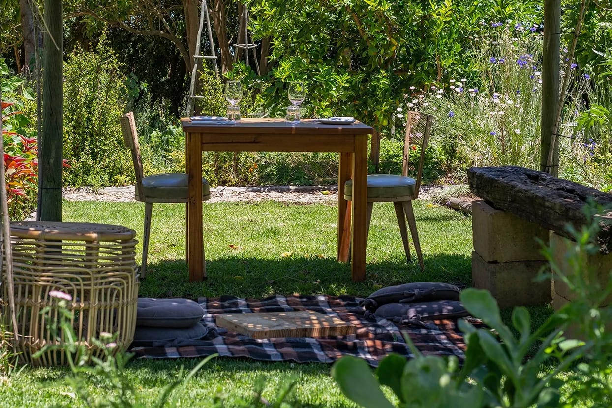 Photograph from Picnics at De Meye: Superb Seasonal Summer Baskets